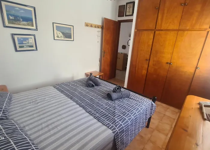 Captain's George Livadi (Serifos)